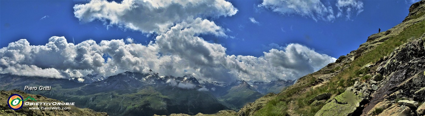 26 Vista panoramica verso le Alpi Retiche.jpg